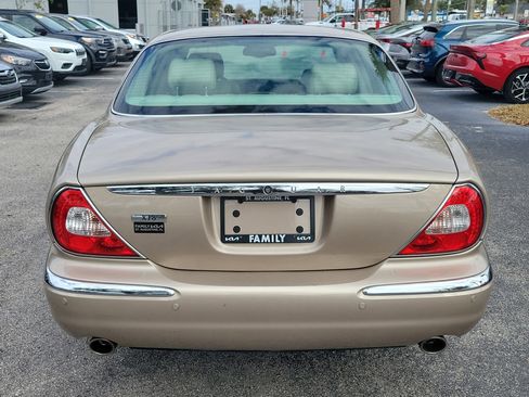 Used 2004 Jaguar XJ8 image 5