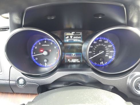 Used 2017 Subaru Outback 3.6R Limited image 11