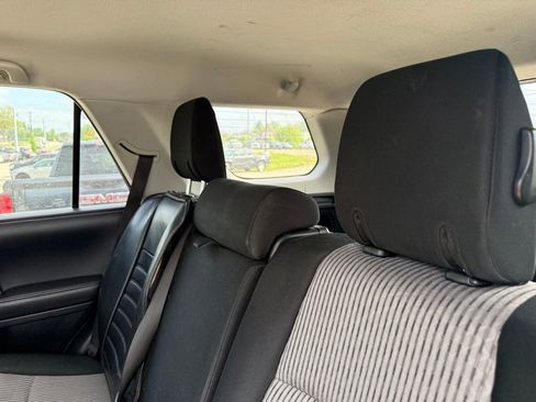 Used 2018 Toyota 4Runner SR5 AWD/4WD image 24
