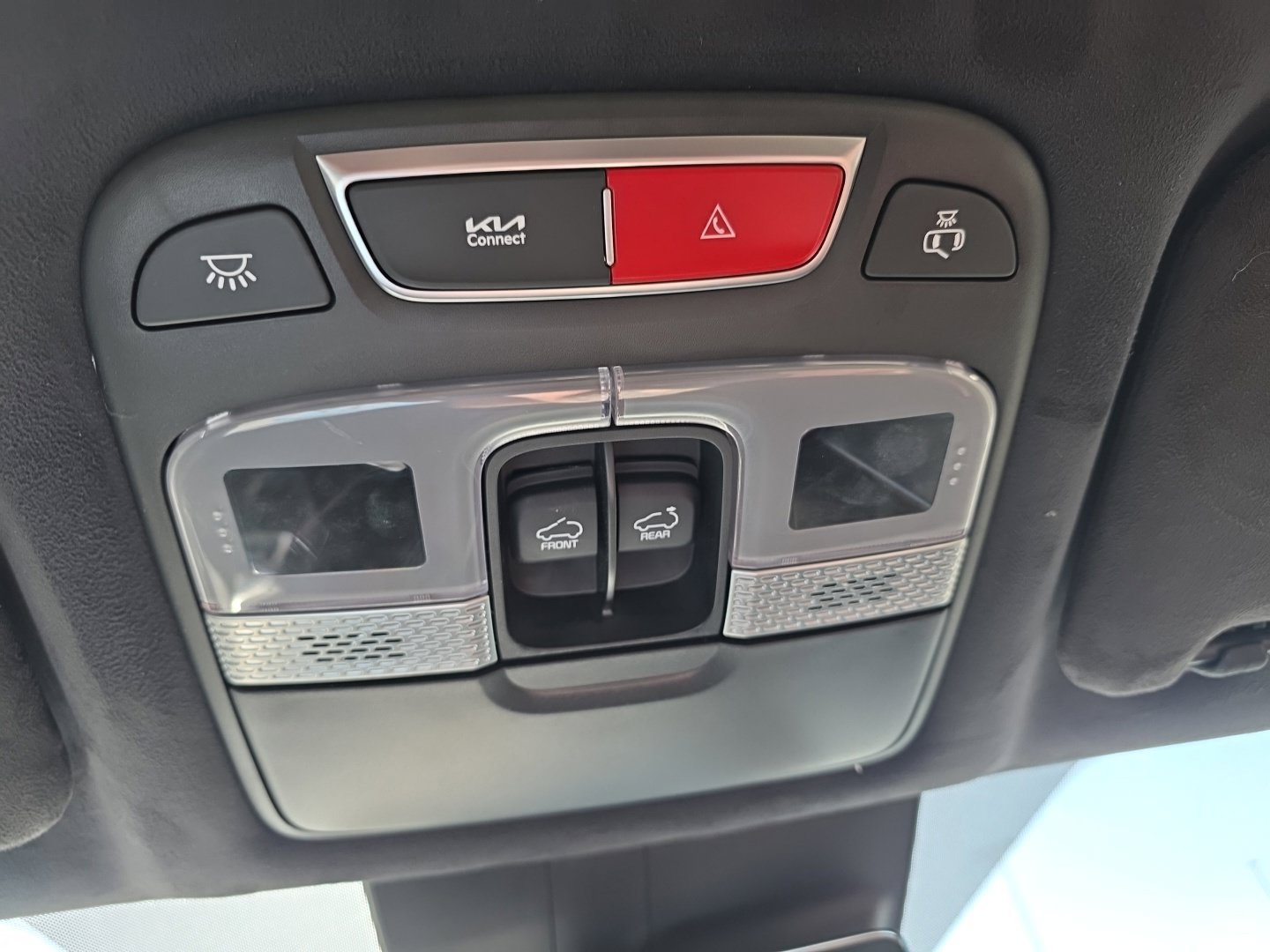 Used 2024 Kia Telluride SX Prestige w/ Towing Package AWD/4WD image 17