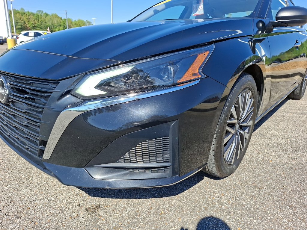 Used 2024 Nissan Altima 2.5 SV FWD image 9
