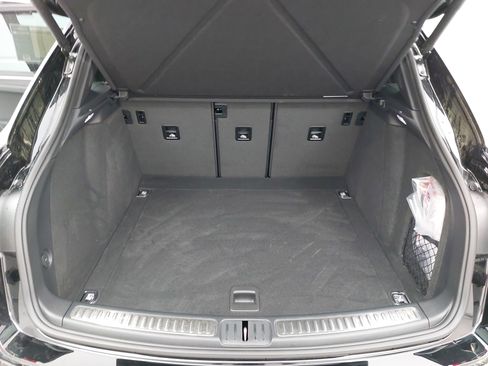 Certified 2026 Porsche Macan AWD/4WD image 14