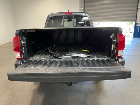 Used 2022 Toyota Tacoma SR5 w/ Black Out Package (TMS) AWD/4WD image 15