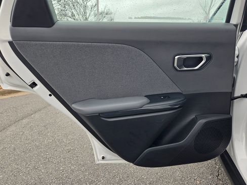 Used 2025 Kia K4 EX image 25