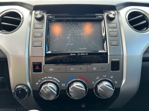 Used 2017 Toyota Tundra SR5 w/ SR5 Upgrade Package AWD/4WD image 16