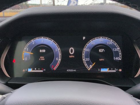 Used 2023 Jeep Grand Cherokee Limited image 27