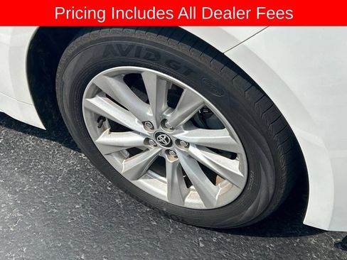 Used 2024 Toyota Corolla SE FWD image 2
