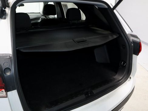 Used 2022 Chevrolet Equinox LT w/ Driver Convenience Package image 14