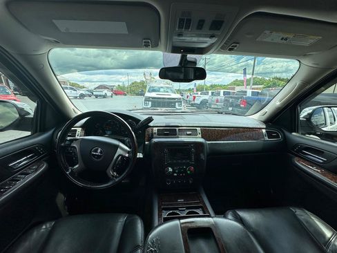 Used 2009 GMC Yukon Denali AWD/4WD image 11