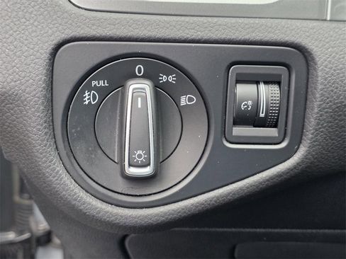 Used 2017 Volkswagen Golf Alltrack SE image 22