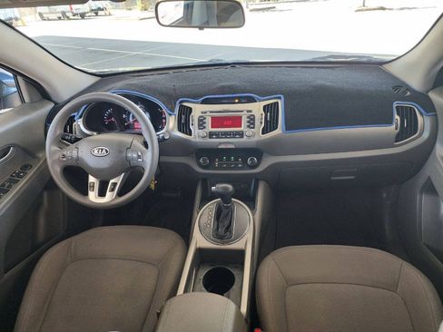 Used 2011 Kia Sportage LX AWD/4WD image 10