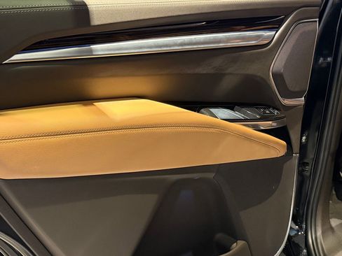 New 2026 Cadillac Escalade Luxury w/ Touring Package image 43