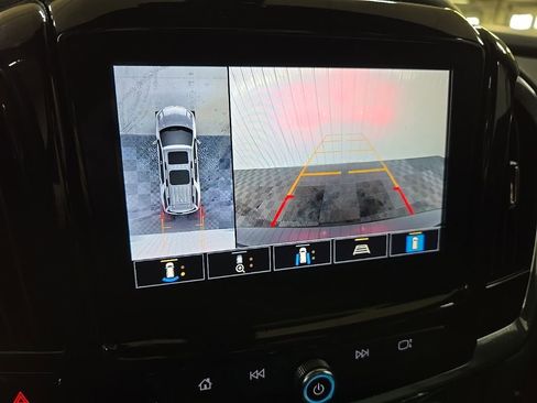 Used 2023 Chevrolet Traverse RS AWD/4WD image 23