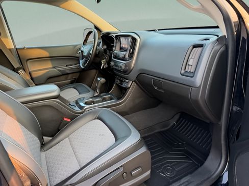 Used 2020 Chevrolet Colorado Z71 AWD/4WD image 27