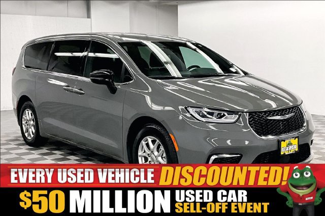Used 2025 Chrysler Pacifica Select FWD image 1