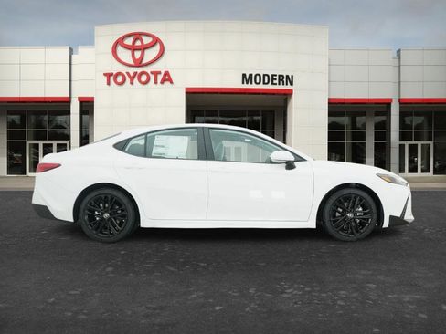 New 2026 Toyota Camry SE image 15