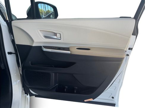 Used 2021 Toyota Sienna XLE w/ XLE Plus Package FWD image 19