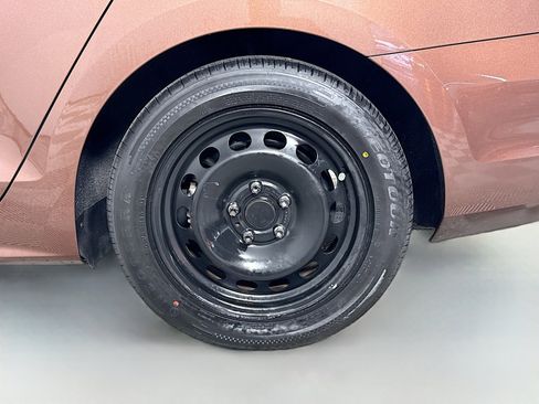 Used 2017 Volkswagen Jetta S image 35