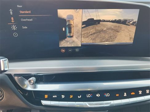 Used 2024 Cadillac Lyriq Luxury image 17