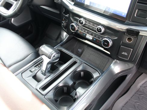 Used 2022 Ford F150 Lariat w/ Equipment Group 502A High image 23