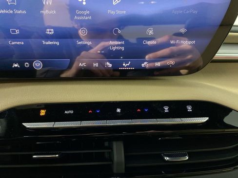 Used 2026 Buick Enclave Preferred w/ Power Package AWD/4WD image 18