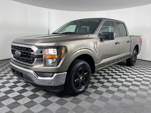Used 2023 Ford F150 XLT image 5