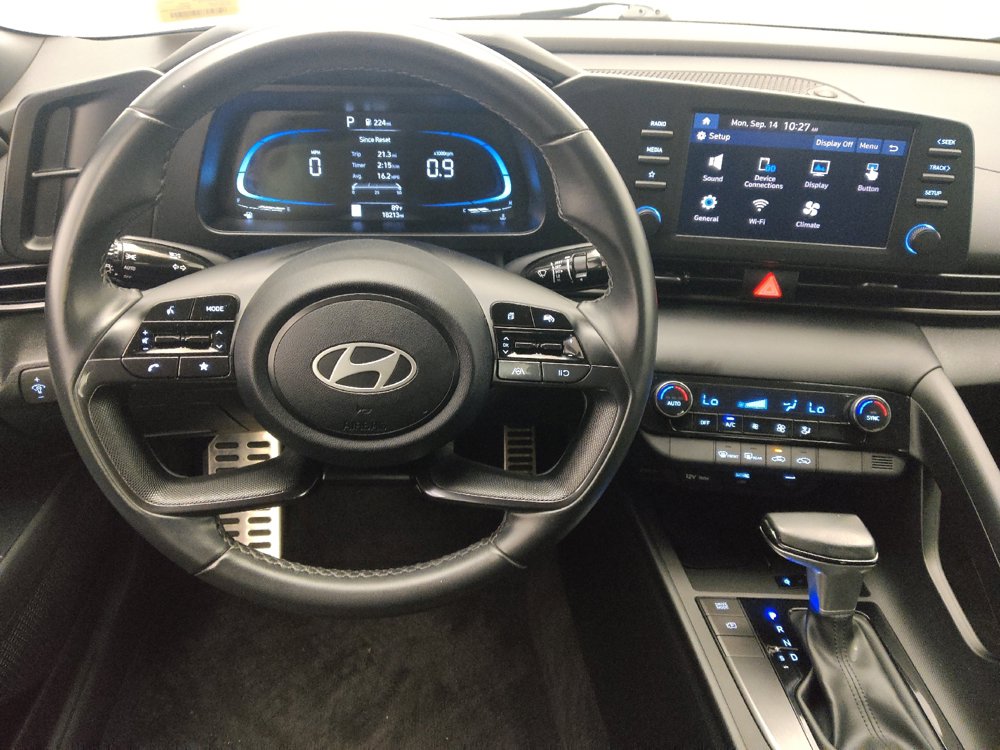 Used 2025 Hyundai Elantra Sport FWD image 22