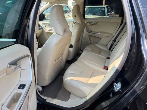 Used 2014 Volvo XC60 3.2 w/ Protection Package FWD image 13
