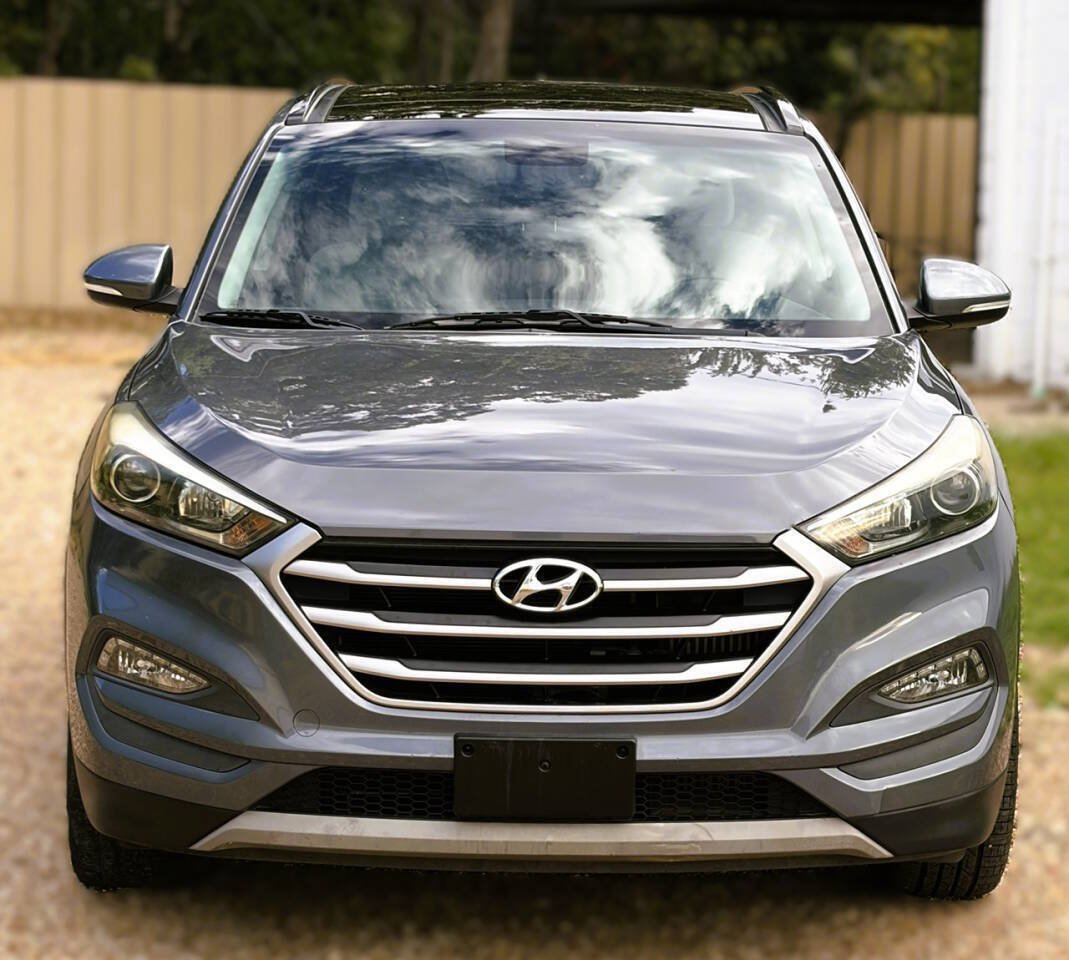 Used 2018 Hyundai Tucson Value w/ Cargo Package FWD image 1