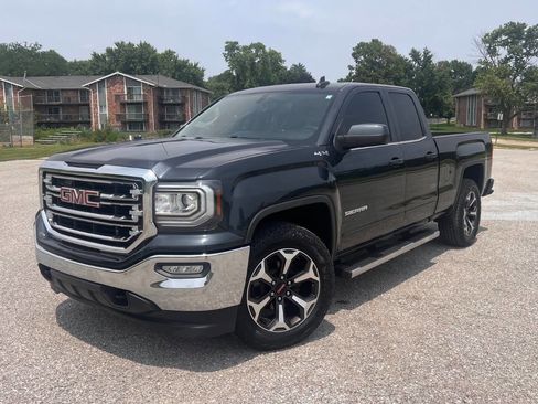 Used 2017 GMC Sierra 1500 SLE w/ SLE Value Package image 2