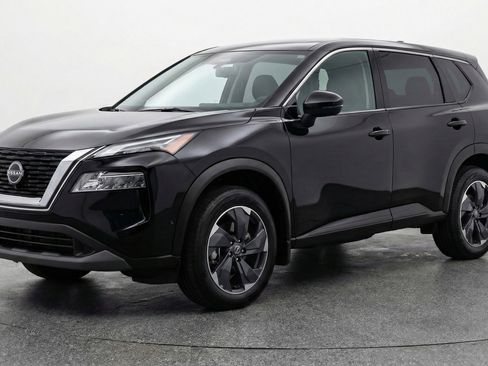 Used 2025 Nissan Rogue SV FWD image 3