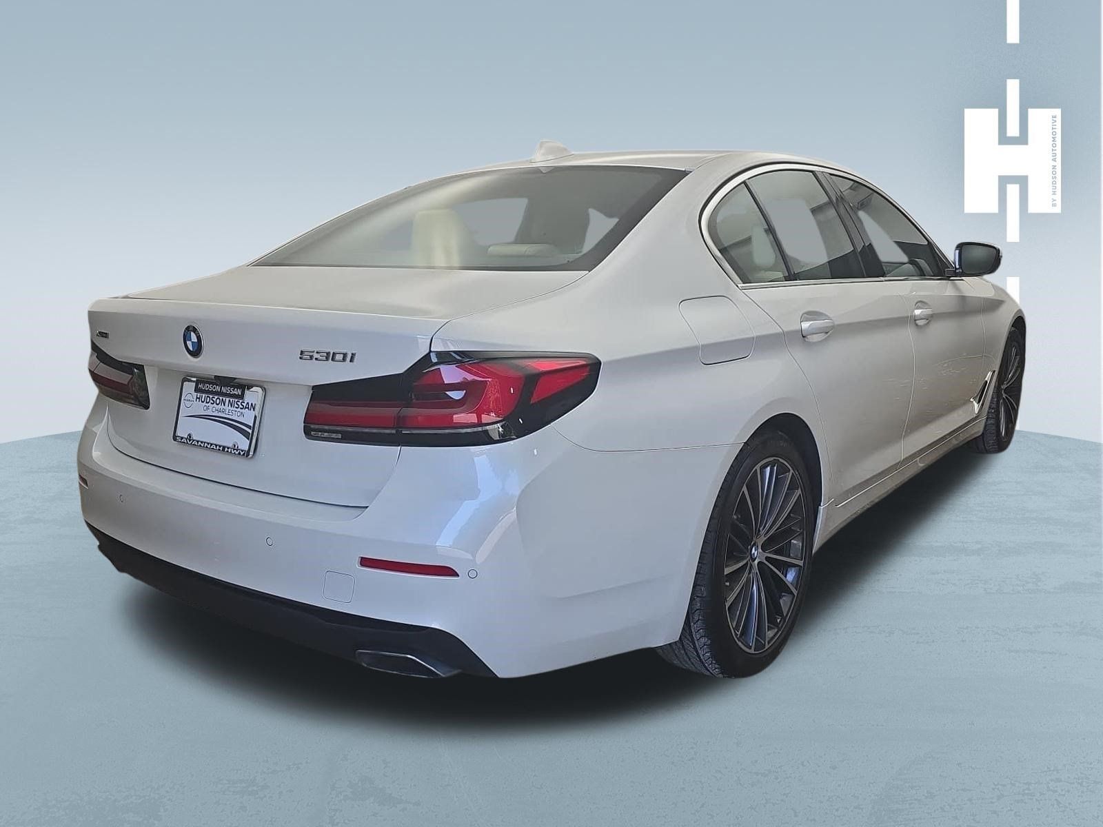 Used 2023 BMW 530i xDrive w/ Premium Package AWD/4WD image 4