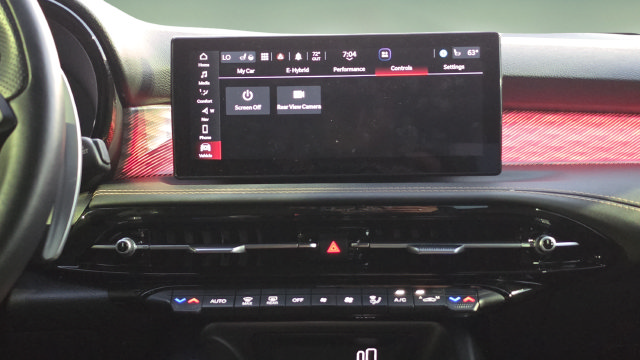 Used 2025 Alfa Romeo Tonale w/ Premium Package AWD/4WD image 9