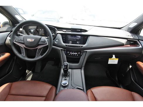 New 2026 Cadillac XT5 Premium Luxury w/ Driver Assist Package FWD image 9