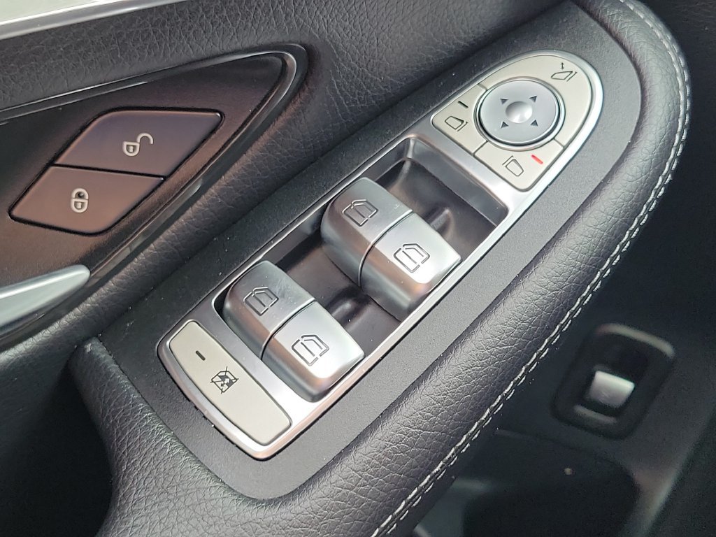 Used 2022 Mercedes-Benz GLC 300 image 14