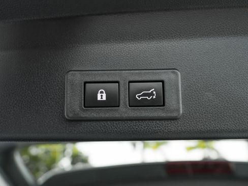 Used 2024 Subaru Ascent Premium w/ Convenience Package image 41