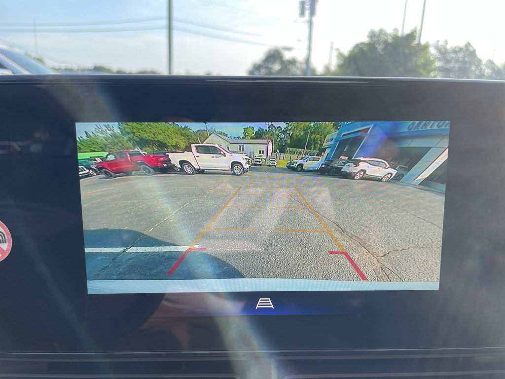 Certified 2025 Chevrolet Trax LT FWD image 24
