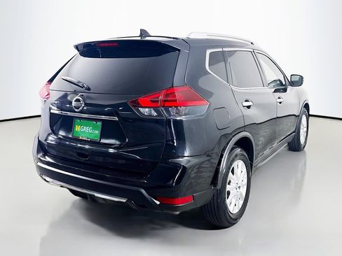 Used 2018 Nissan Rogue SV image 10