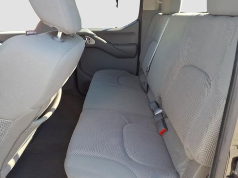 Used 2021 Nissan Frontier SV w/ Midnight Edition Floor Mats AWD/4WD image 13