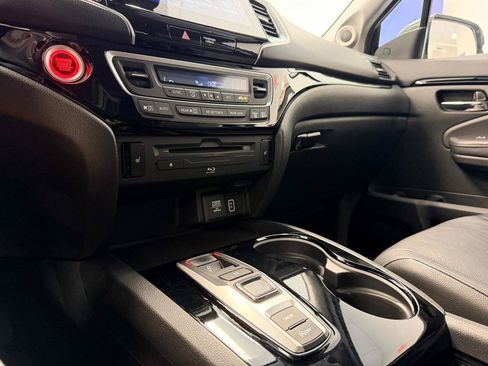 Used 2019 Honda Pilot Touring image 43