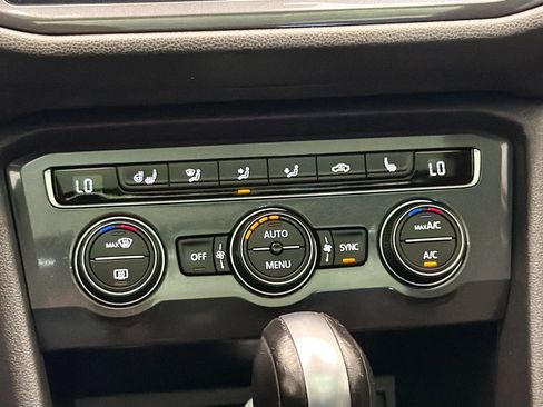 Used 2020 Volkswagen Tiguan SEL image 10