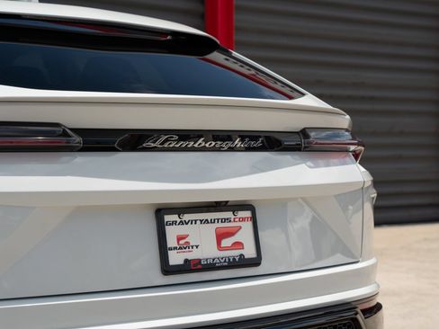 Used 2022 Lamborghini Urus AWD/4WD image 16