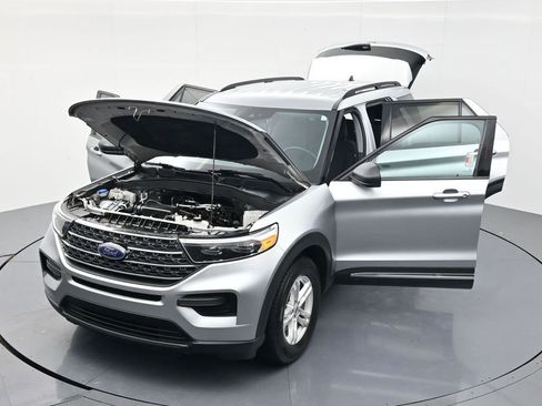 Used 2021 Ford Explorer XLT AWD/4WD image 56