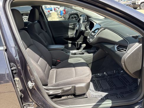 Used 2023 Chevrolet Malibu LT FWD image 18