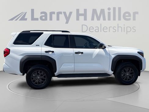 Used 2025 Toyota 4Runner 4WD image 6