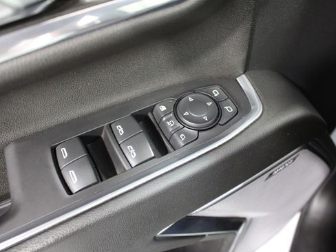 Used 2024 Chevrolet Silverado 2500 High Country w/ Technology Package AWD/4WD image 8