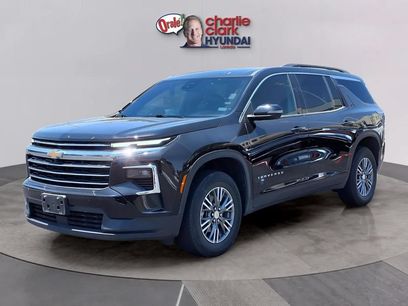 Used 2025 Chevrolet Traverse LT