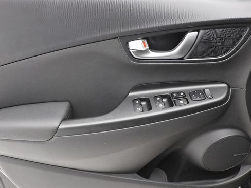 Used 2023 Hyundai Kona Limited AWD/4WD image 15