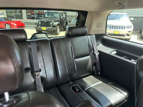 Used 2010 GMC Yukon Denali AWD/4WD image 24