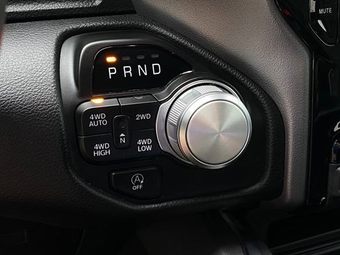 Used 2024 RAM 1500 Laramie AWD/4WD image 18